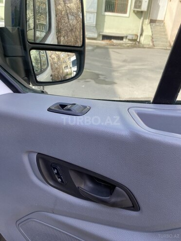 Ford Transit-13