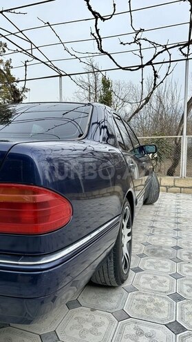 Mercedes E 200 1996, 407,000 km - 2.0 л - Kürdəmir