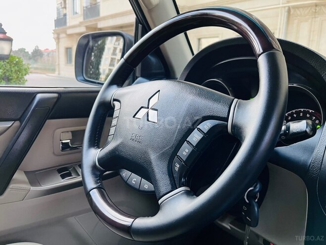 Mitsubishi Pajero 2015, 109,000 km - 3.8 л - Bakı