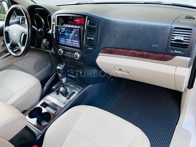Mitsubishi Pajero 2015, 109,000 km - 3.8 л - Bakı