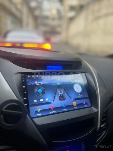 Hyundai Elantra-16