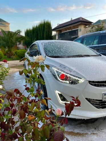 Hyundai Elantra-11
