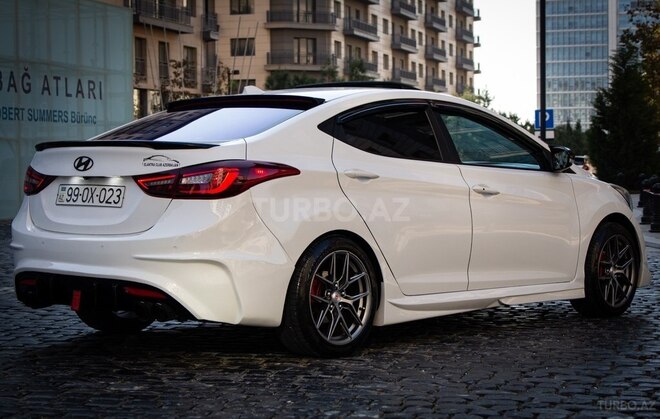 Hyundai Elantra-6