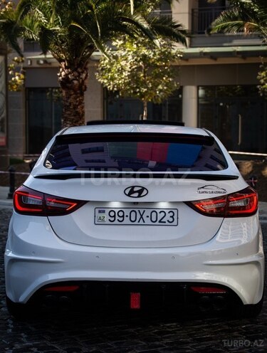 Hyundai Elantra-8