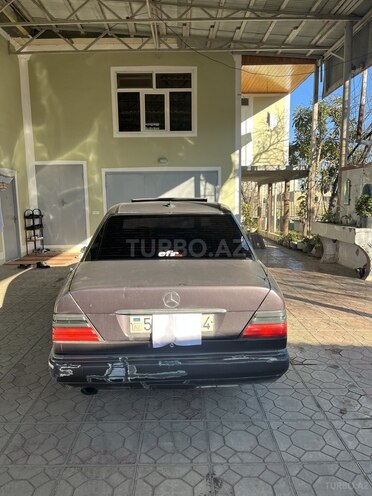 Mercedes 220 E 1994, 375,185 km - 2.2 l - Masallı