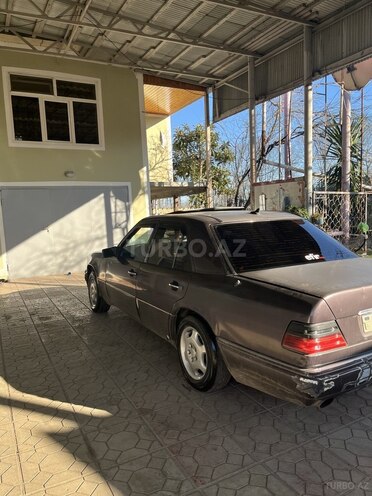 Mercedes 220 E 1994, 375,185 km - 2.2 l - Masallı