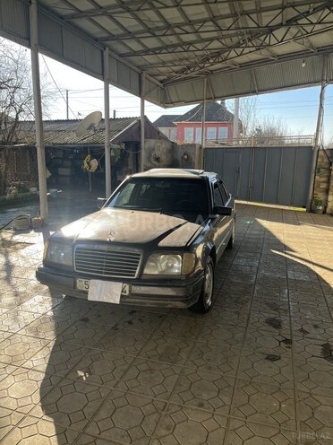 Mercedes 220 E 1994, 375,185 km - 2.2 l - Masallı