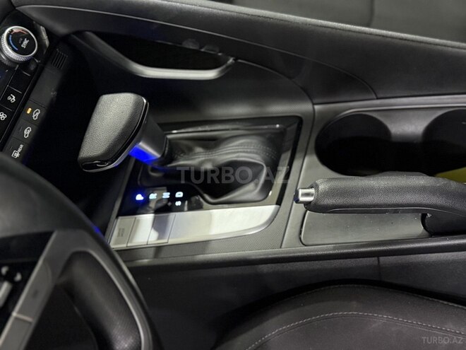 Hyundai Elantra-8