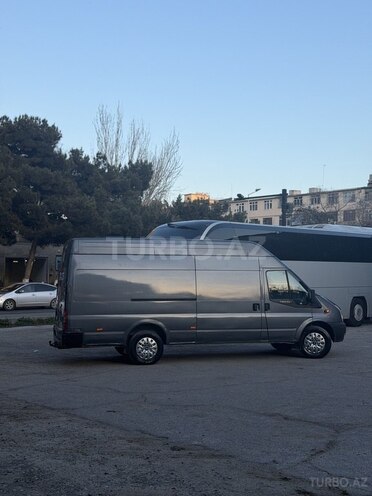 Ford Transit-4