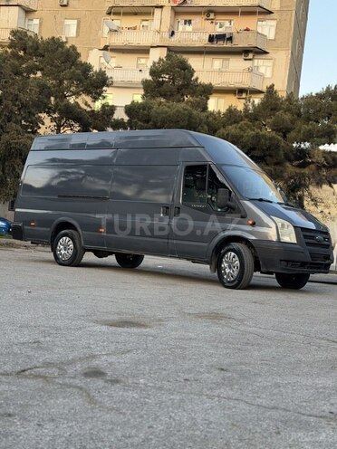 Ford Transit-5