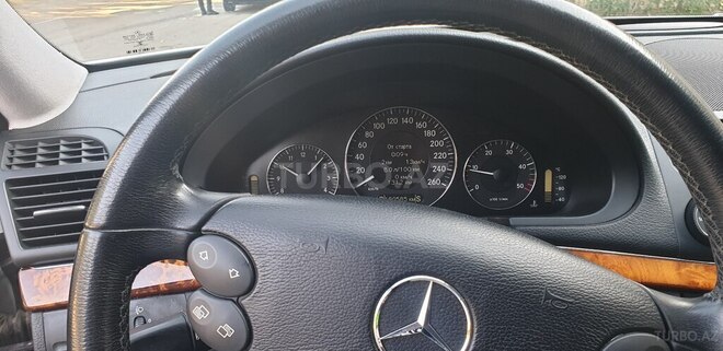 Mercedes E 220-4