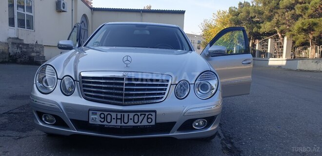 Mercedes E 220-1