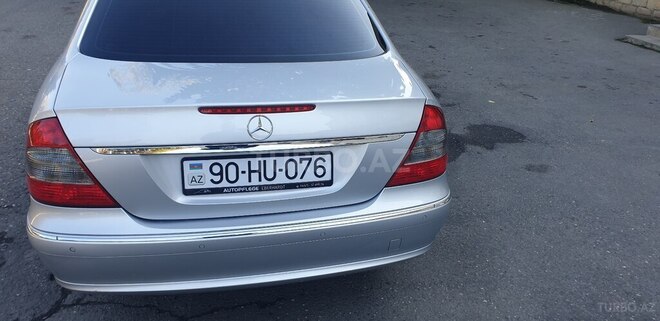 Mercedes E 220-10