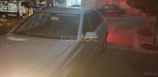 Mercedes E 220-17