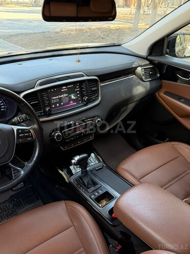 Kia Sorento-8