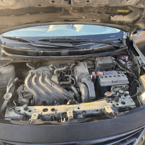 Nissan Sunny-3