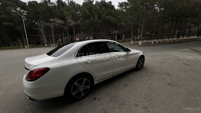 Mercedes C 200 d-4