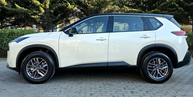 Nissan X-Trail 2025, 3,900 km - 2.5 л - Bakı
