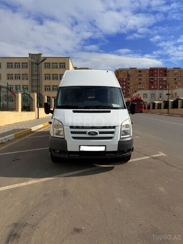 Ford Transit-2