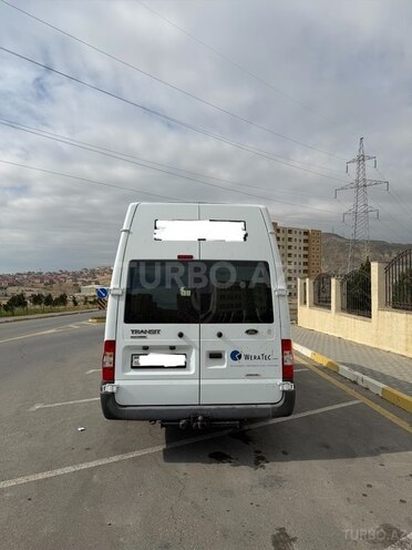 Ford Transit-7