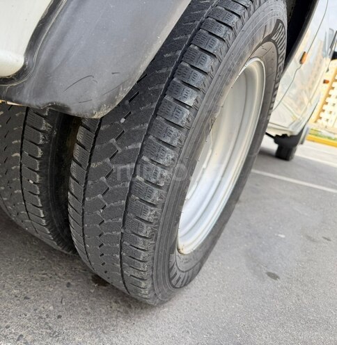 Ford Transit-12