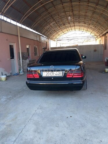 Mercedes E 240-14