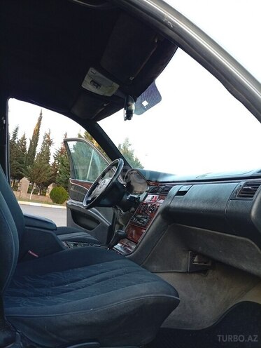 Mercedes E 220 1996, 321,456 km - 2.2 l - İmişli