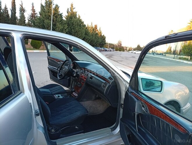 Mercedes E 220 1996, 321,456 km - 2.2 l - İmişli