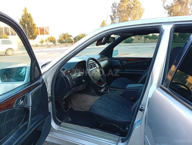 Mercedes E 220 1996, 321,456 km - 2.2 l - İmişli