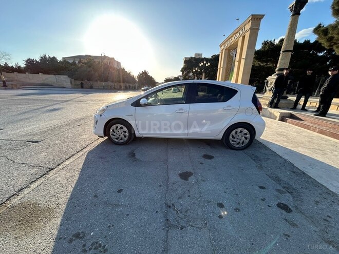 Toyota Aqua 2016, 184,000 km - 1.5 l - Bakı