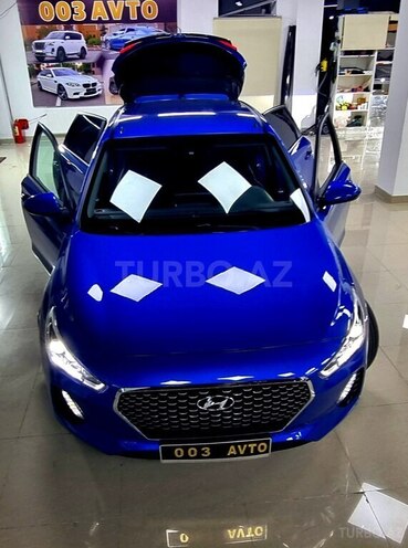 Hyundai Elantra GT-12