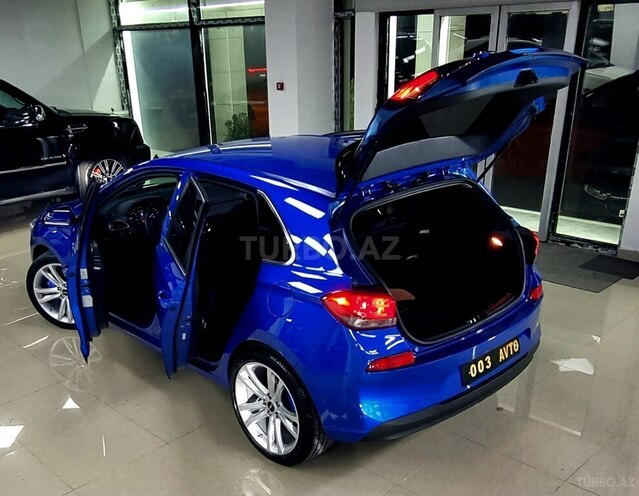 Hyundai Elantra GT-14