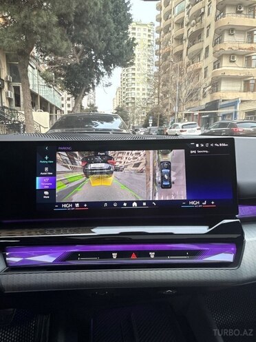 BMW i5-21