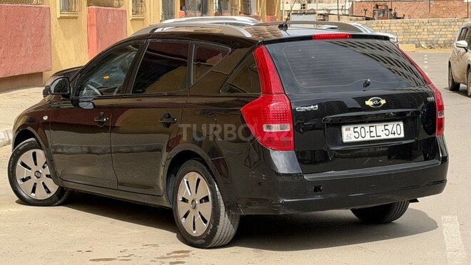 Kia  2008, 280,000 km - 1.6 l - Bakı