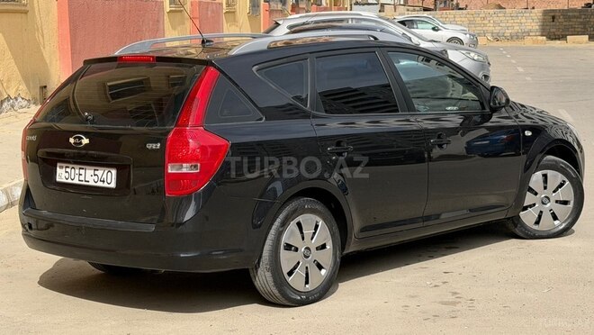 Kia  2008, 280,000 km - 1.6 l - Bakı