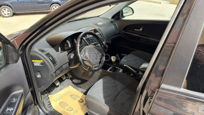 Kia  2008, 280,000 km - 1.6 l - Bakı