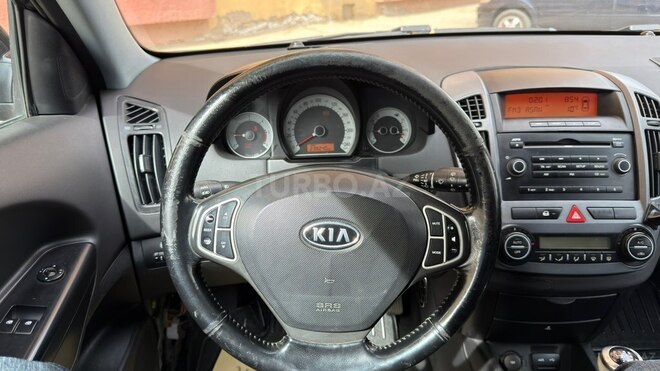 Kia  2008, 280,000 km - 1.6 l - Bakı