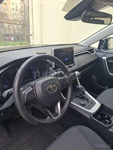 Toyota RAV4-13