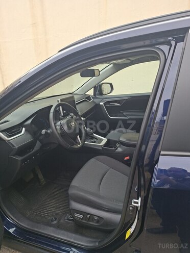 Toyota RAV4-14