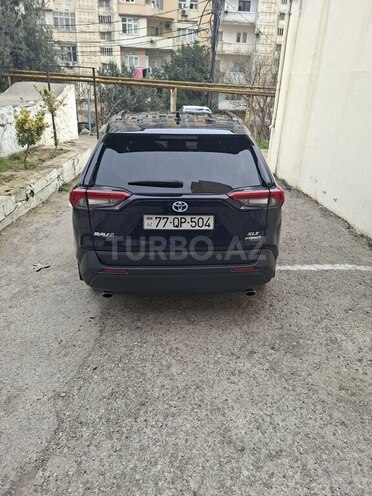 Toyota RAV4-9
