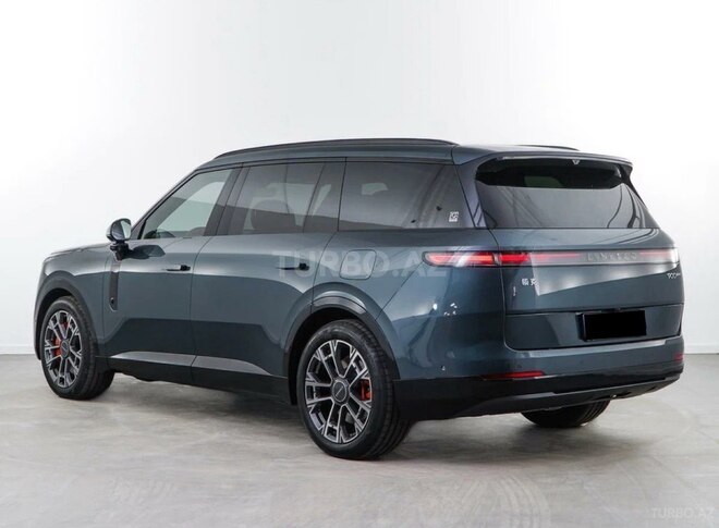 Lynk & Co 900-4