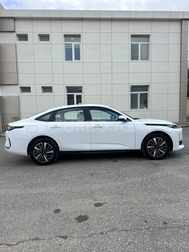 Changan Qiyuan A05-4