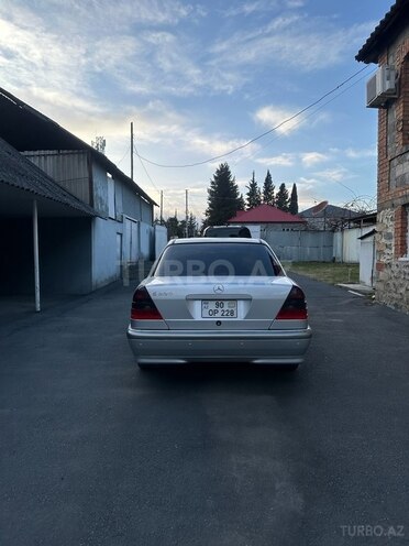 Mercedes C 200 1998, 214,000 km - 2.0 l - Zaqatala