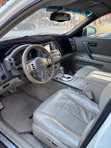 Infiniti FX35-16