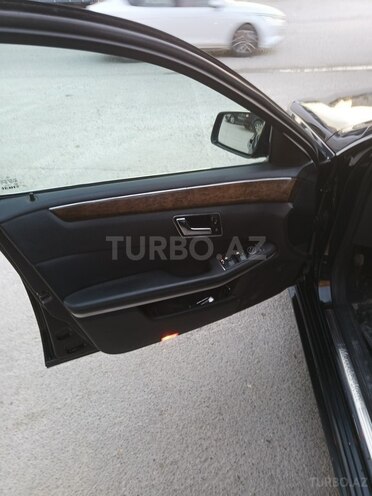 Mercedes E 220-13