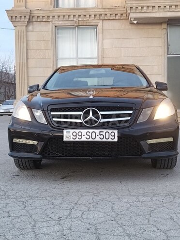 Mercedes E 220-1