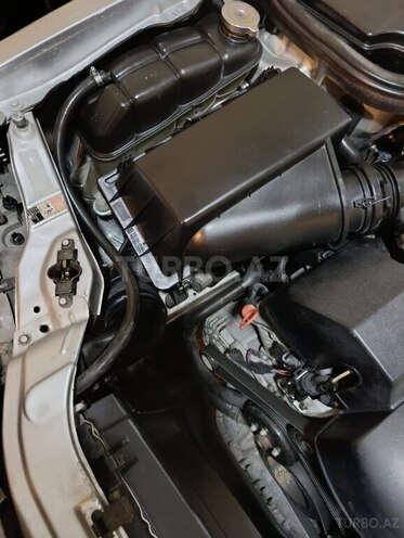 Mercedes E 240-11
