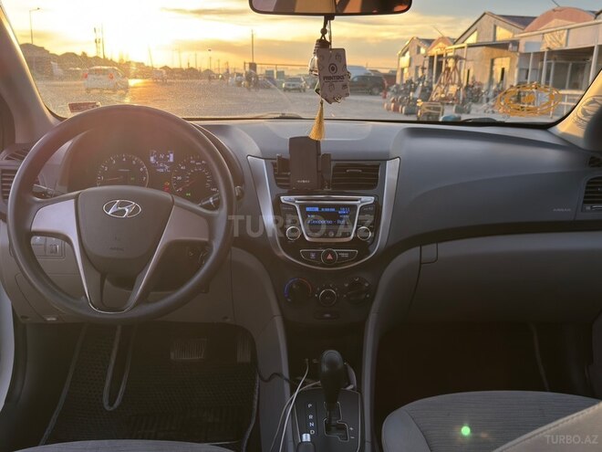 Hyundai Accent 2015, 225,308 km - 1.6 l - Bakı