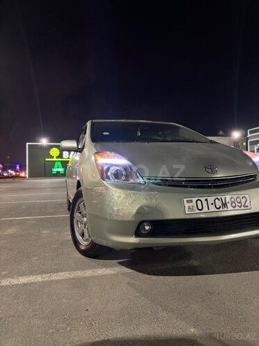 Toyota Prius-2