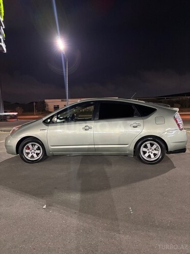 Toyota Prius-7